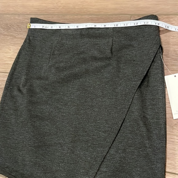 NWT TOBI Asymmetrical Envelope Wrap Skirt, Grey, Size Medium - Picture 9 of 13